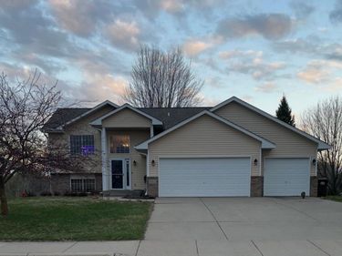 1402 7th Street NE, New Prague, MN 56071