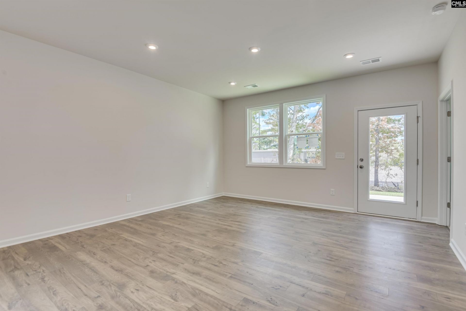 261 Summer Orchard Drive  Photo 7