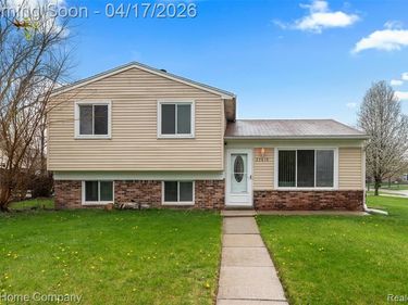 23410 Kenmore Avenue, Flat Rock, MI 48134