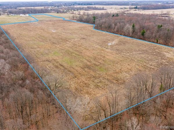 2290 Wadhams Road, St. Clair, MI 48079