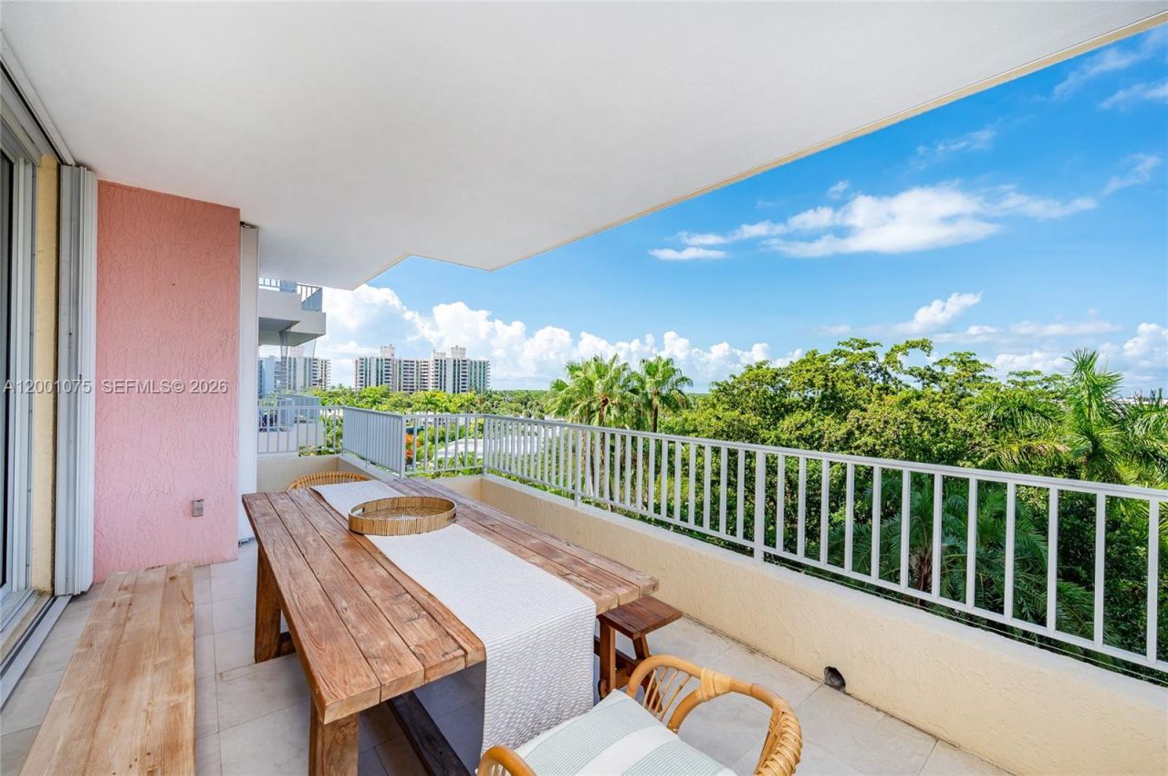 789 Crandon Blvd, Unit 502, Key Biscayne, FL 33149 Photo
