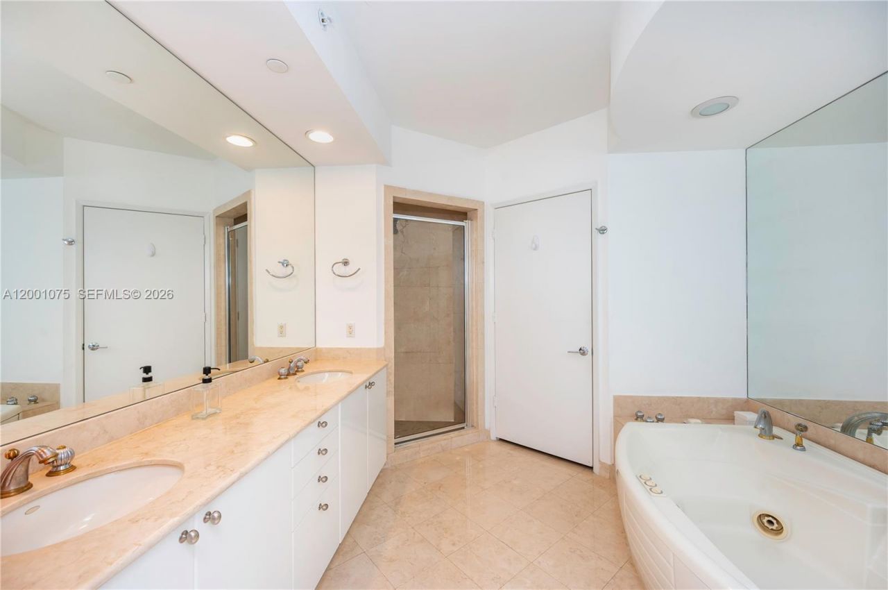 789 Crandon Blvd, Unit 502, Key Biscayne, FL 33149 Photo