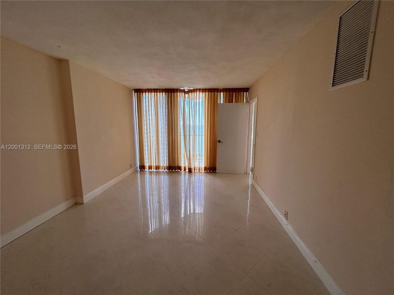 7601 E Treasure Dr, Unit 1612, North Bay Village, FL 33141 Photo