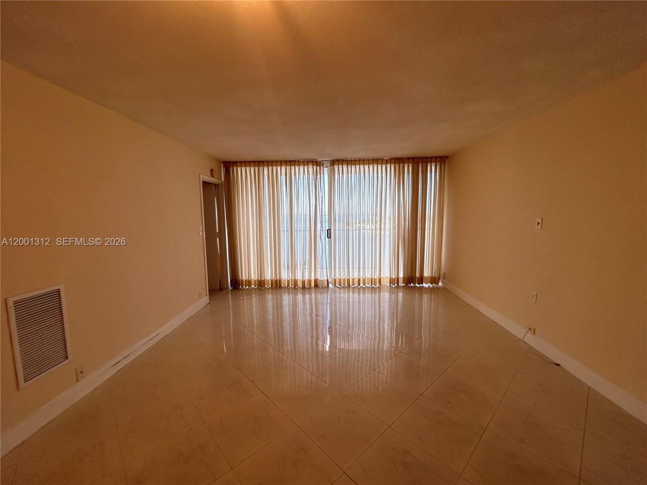 7601 E Treasure Dr, Unit 1612, North Bay Village, FL 33141 Photo