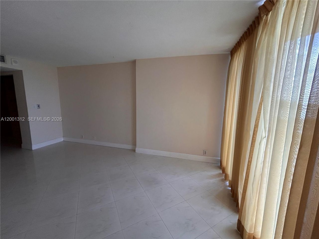 7601 E Treasure Dr, Unit 1612, North Bay Village, FL 33141 Photo