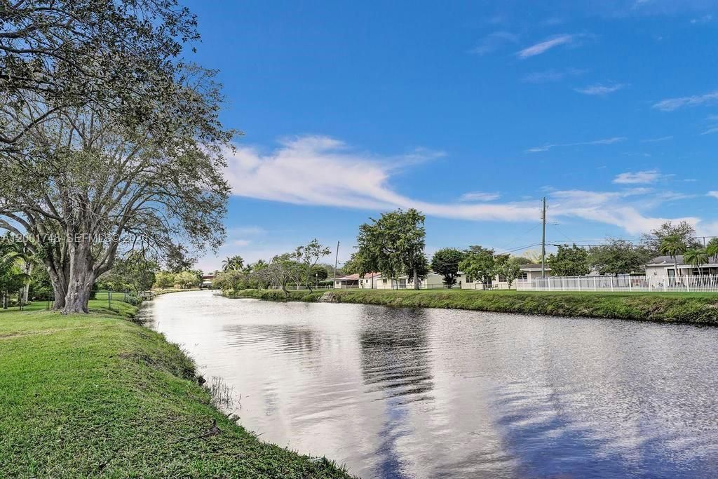 9261 SW 85th St, Miami, FL 33173 Photo