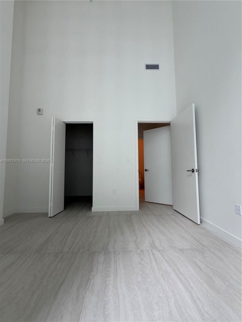 77 SE 5th Street, Unit 1007, Miami, FL 33131 Photo