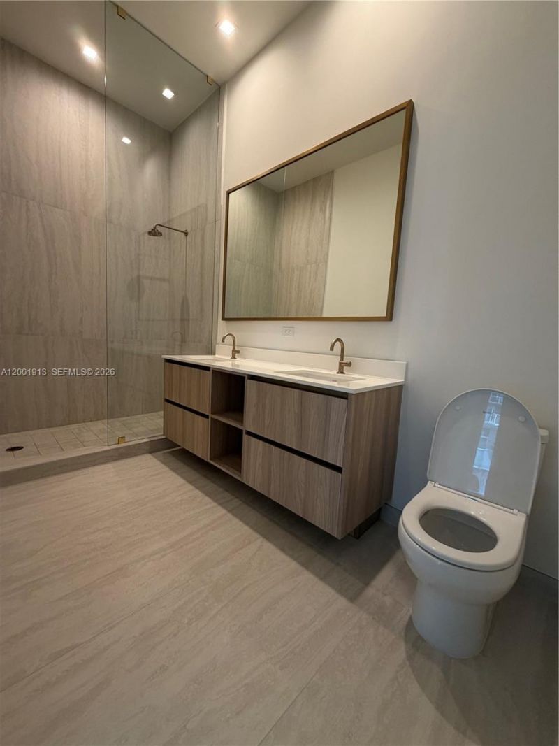 77 SE 5th Street, Unit 1007, Miami, FL 33131 Photo