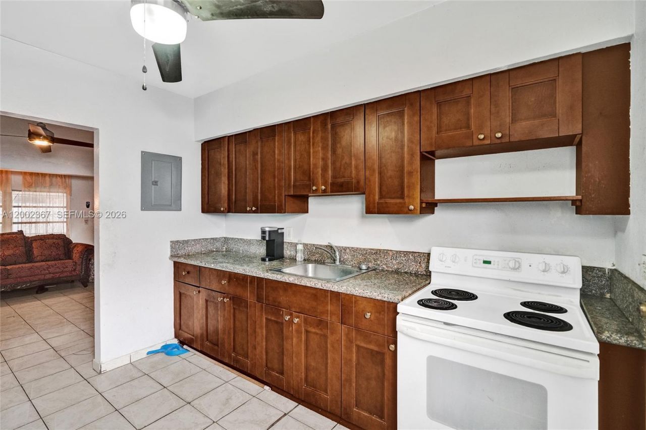 836 NW 101st St, Miami, FL 33150 Photo