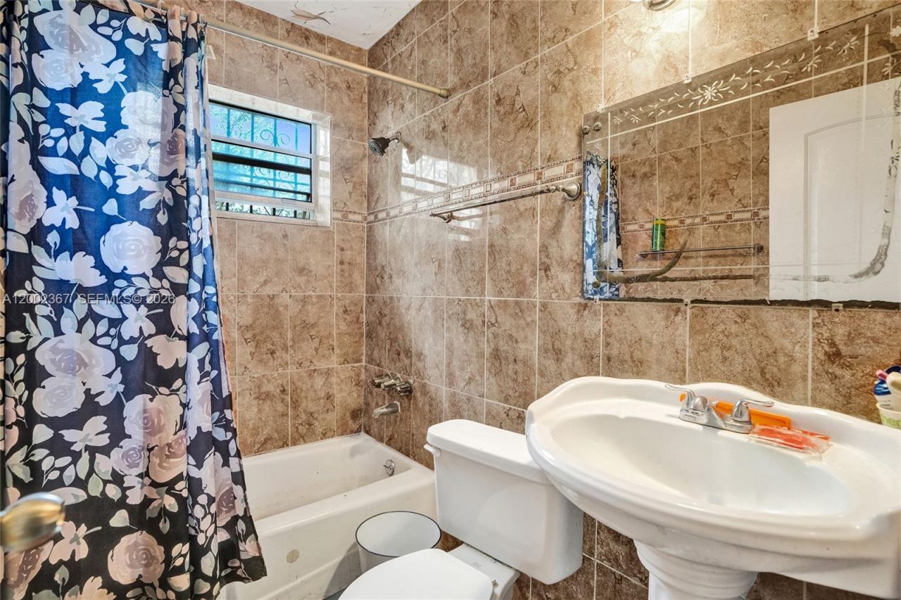 836 NW 101st St, Miami, FL 33150 Photo