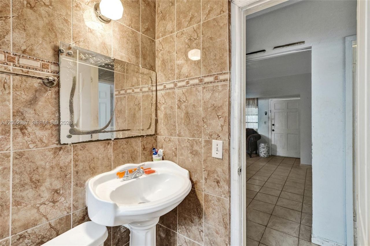 836 NW 101st St, Miami, FL 33150 Photo