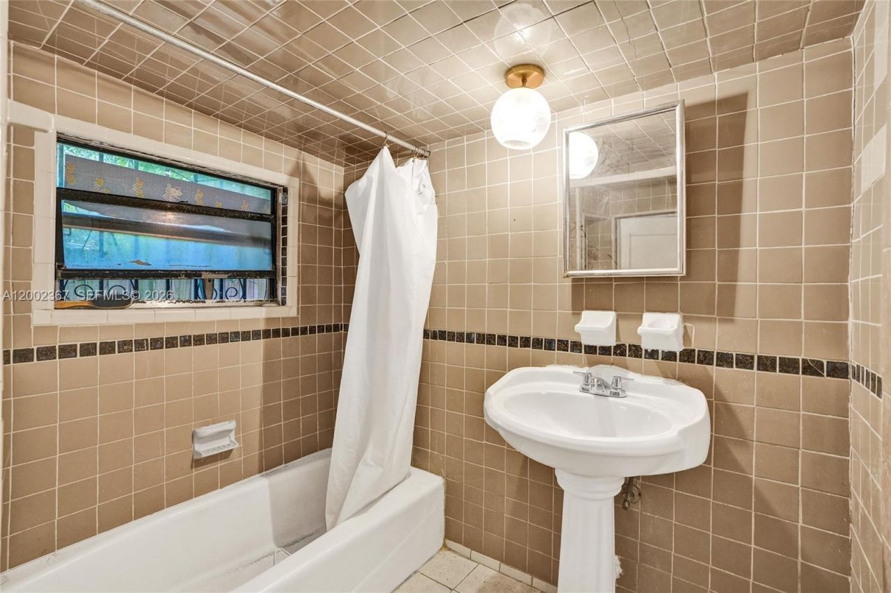 836 NW 101st St, Miami, FL 33150 Photo