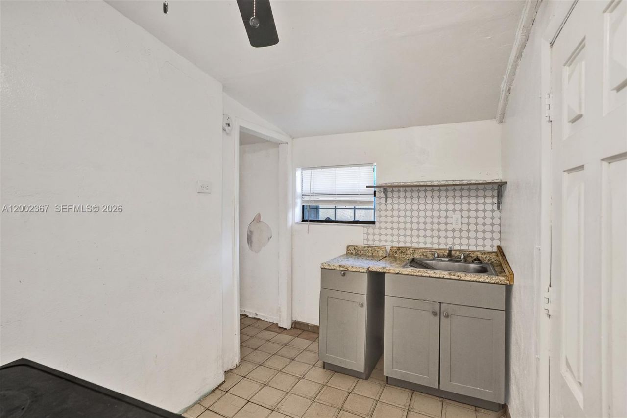 836 NW 101st St, Miami, FL 33150 Photo