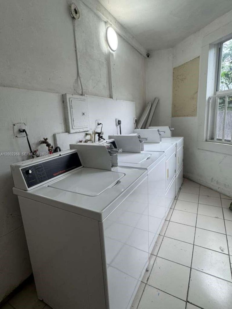 2425 SW 6th St, Unit 5A, Miami, FL 33135 Photo
