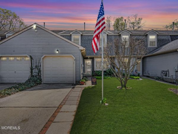7 River Bank Drive, Roebling, NJ 08554