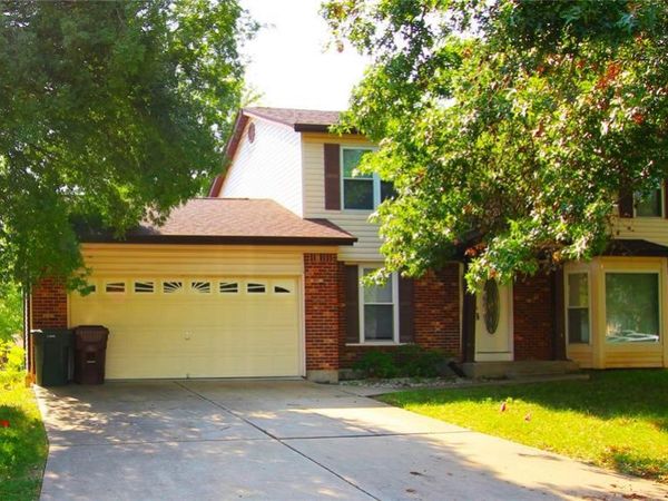 504 Pioneer Drive , St Peters, MO 63376
