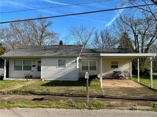 409 W James Avenue, Cuba, MO 65453