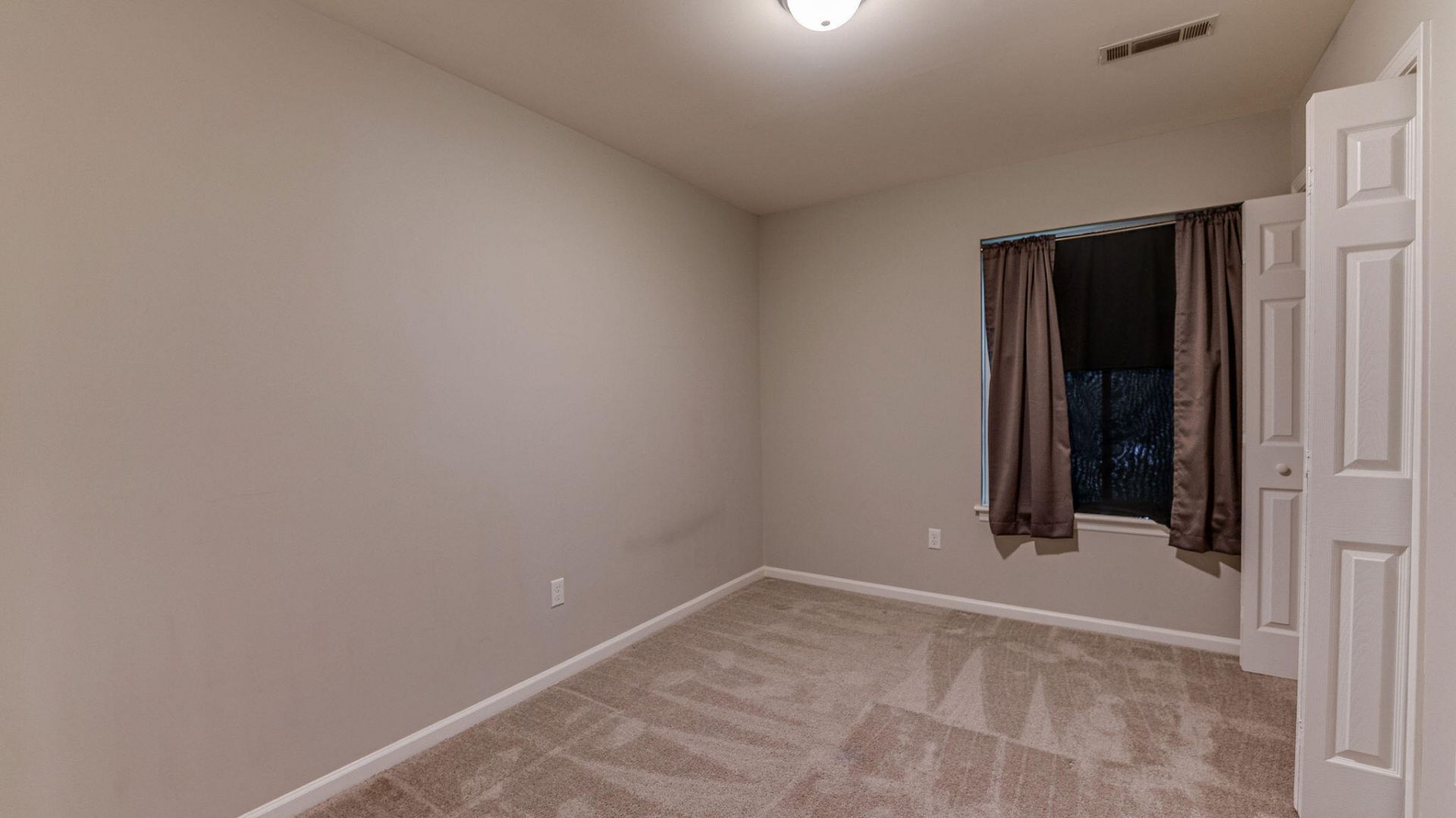 85 Tanbark Court Photo 14