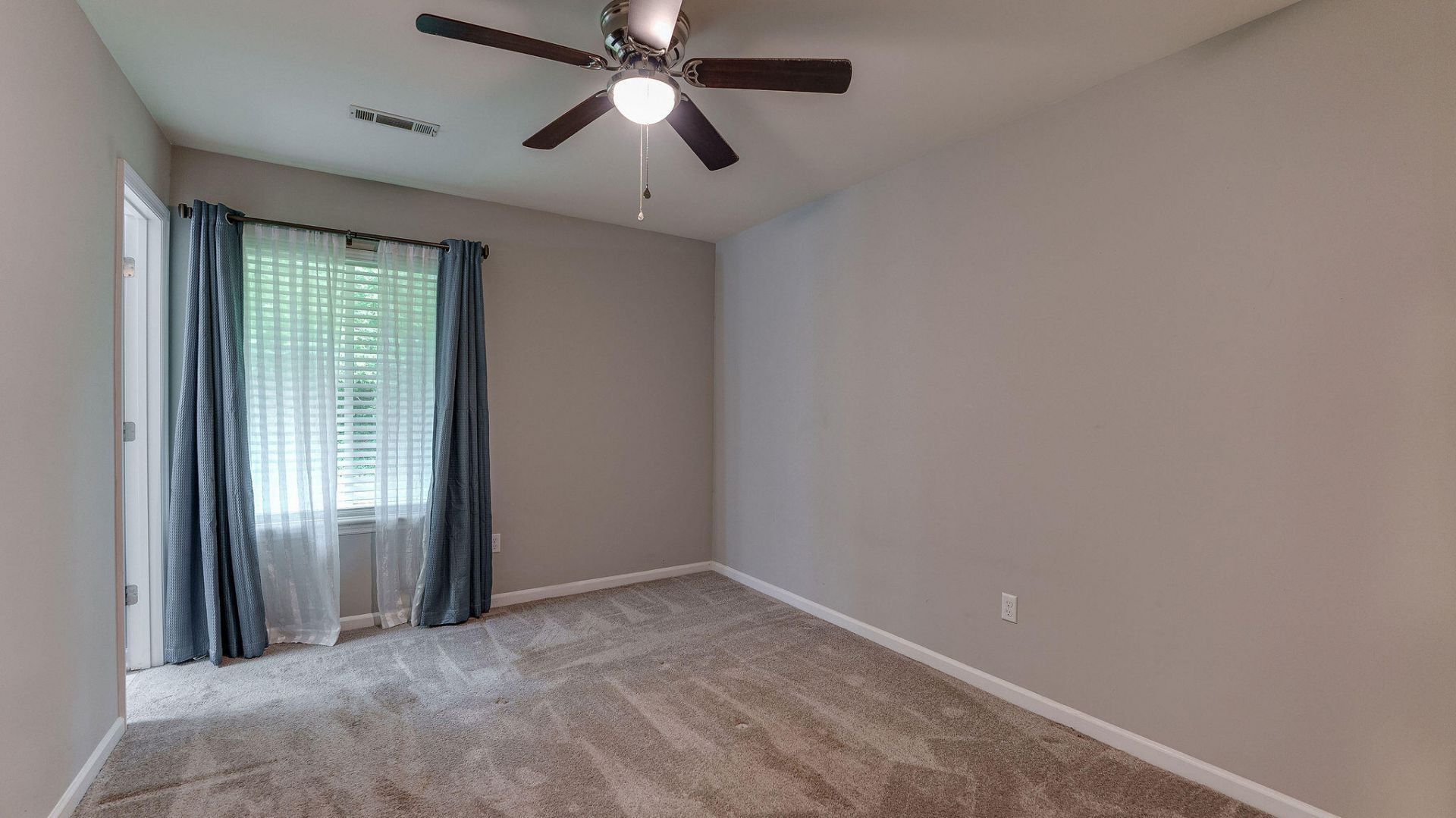 85 Tanbark Court Photo 16