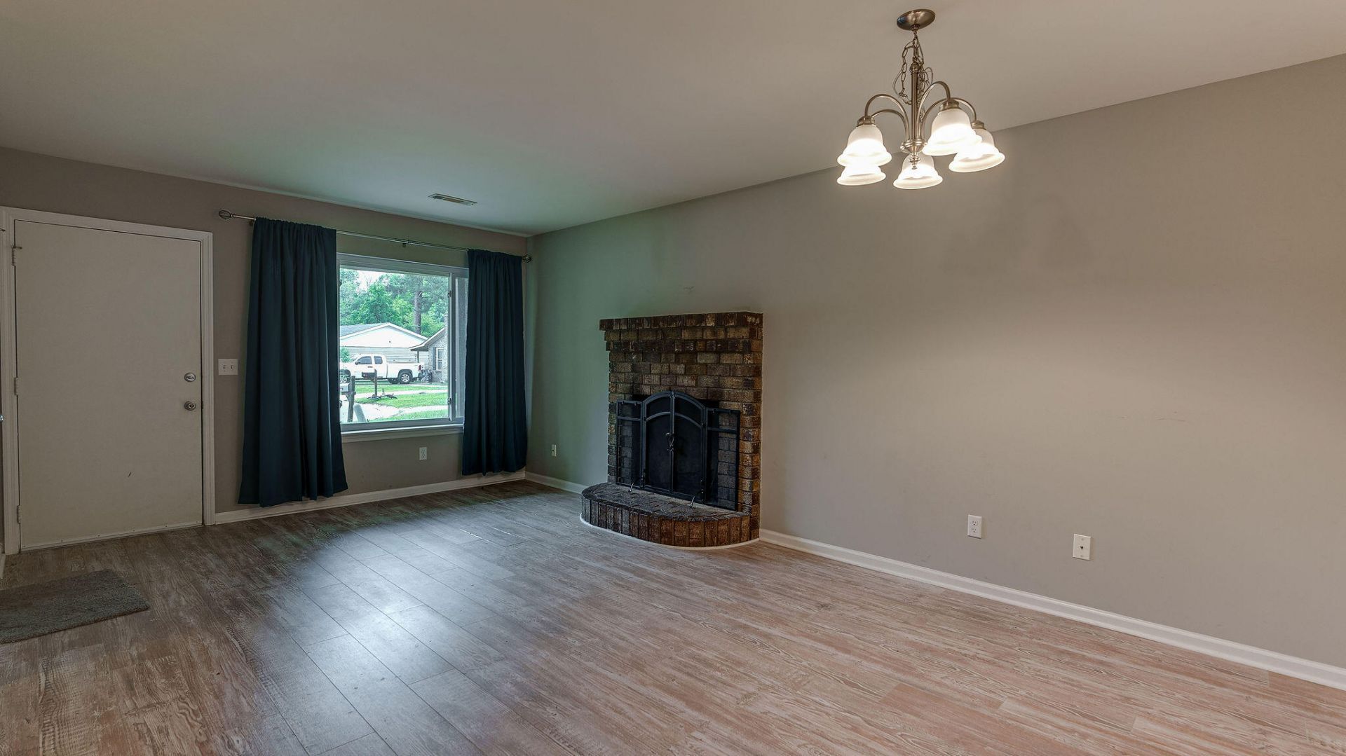 85 Tanbark Court Photo 4