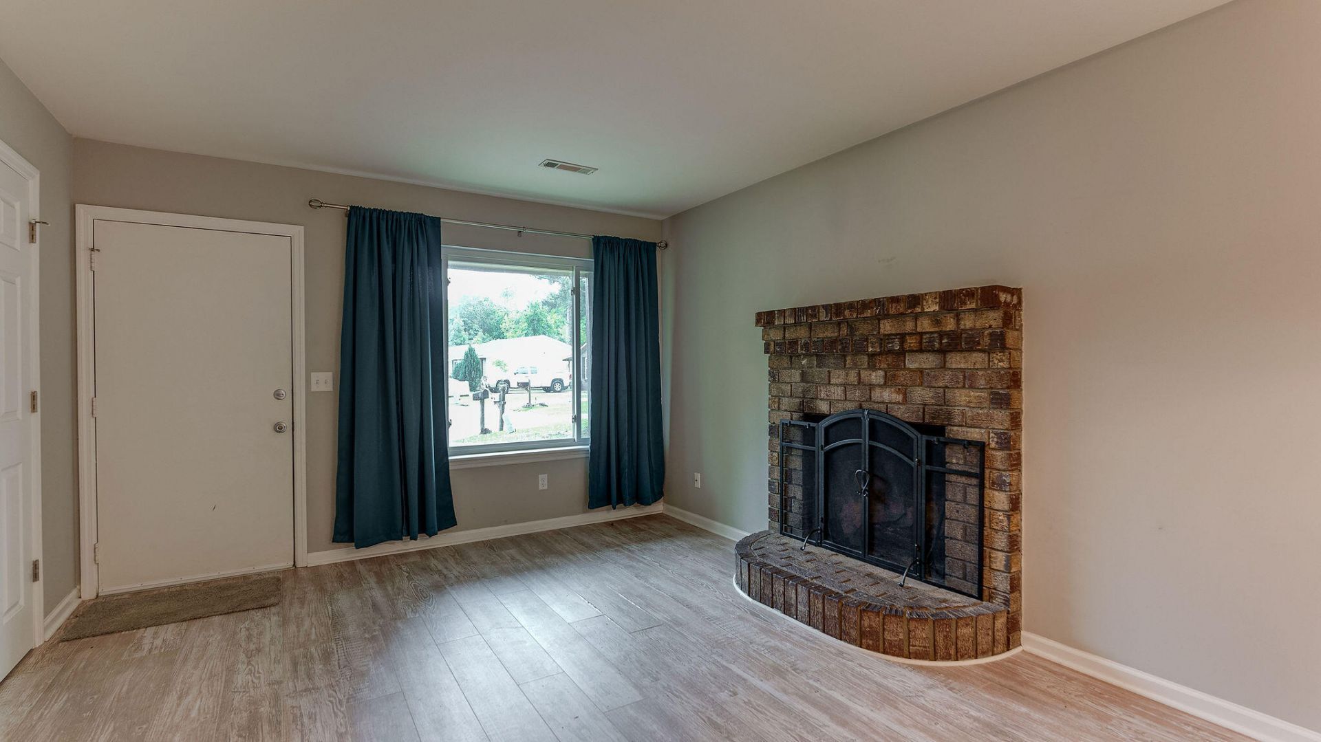 85 Tanbark Court Photo 9