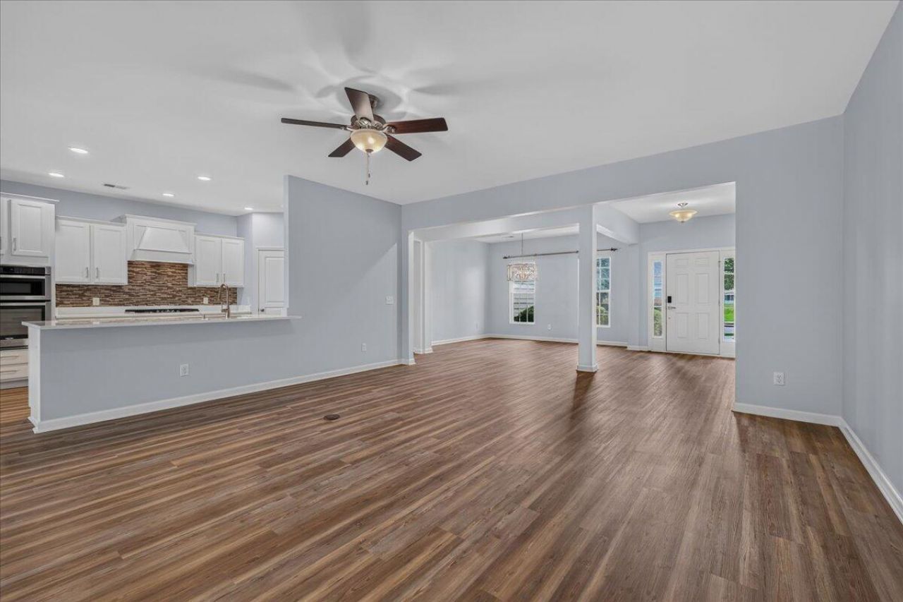 369 Waterlily Way Photo 10