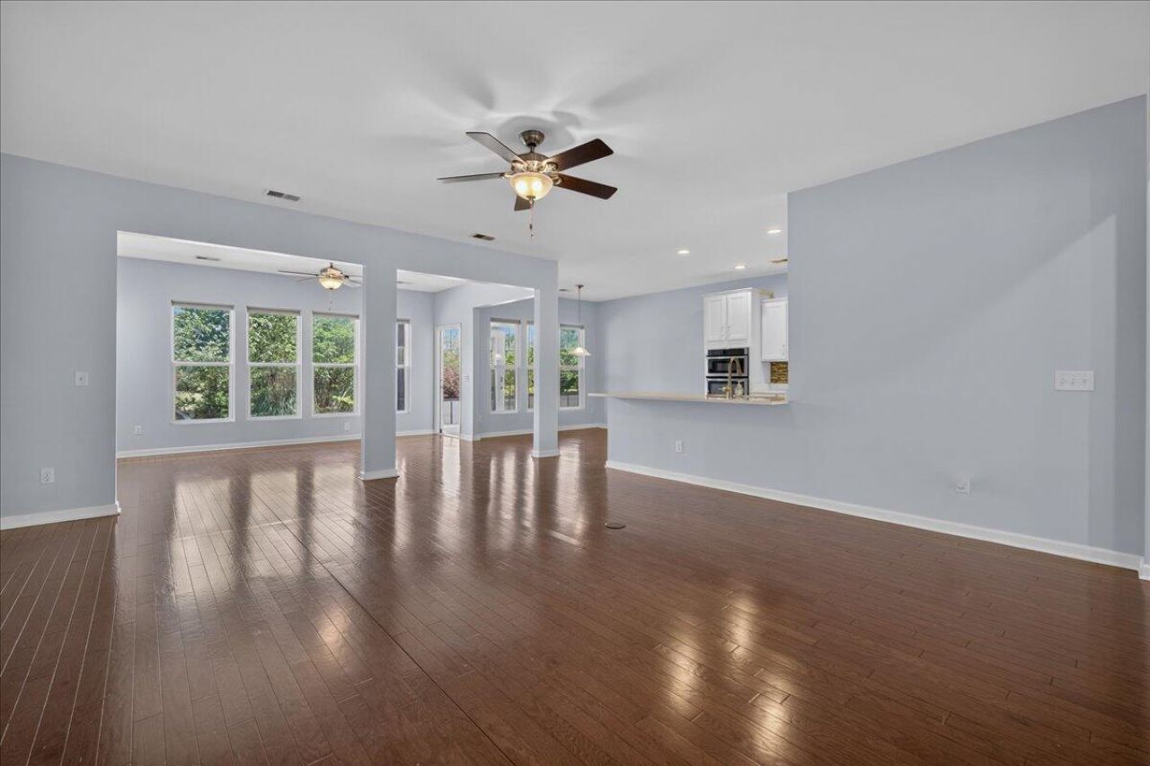 369 Waterlily Way Photo 10