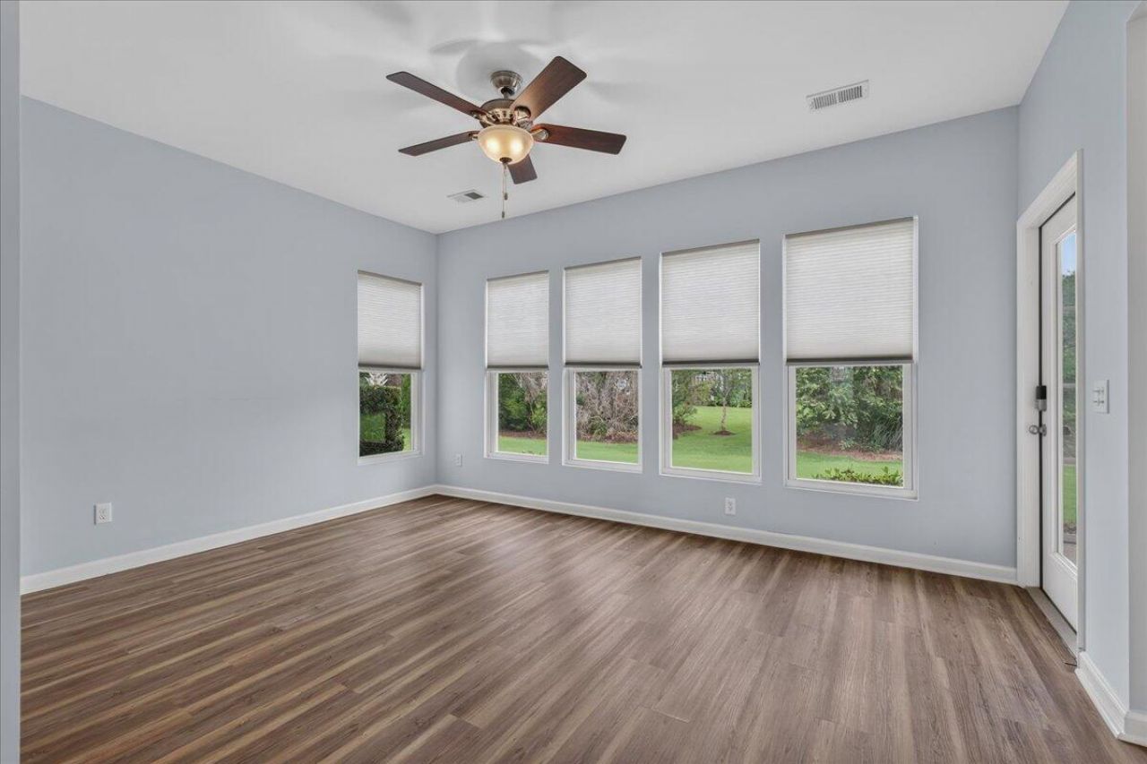 369 Waterlily Way Photo 12