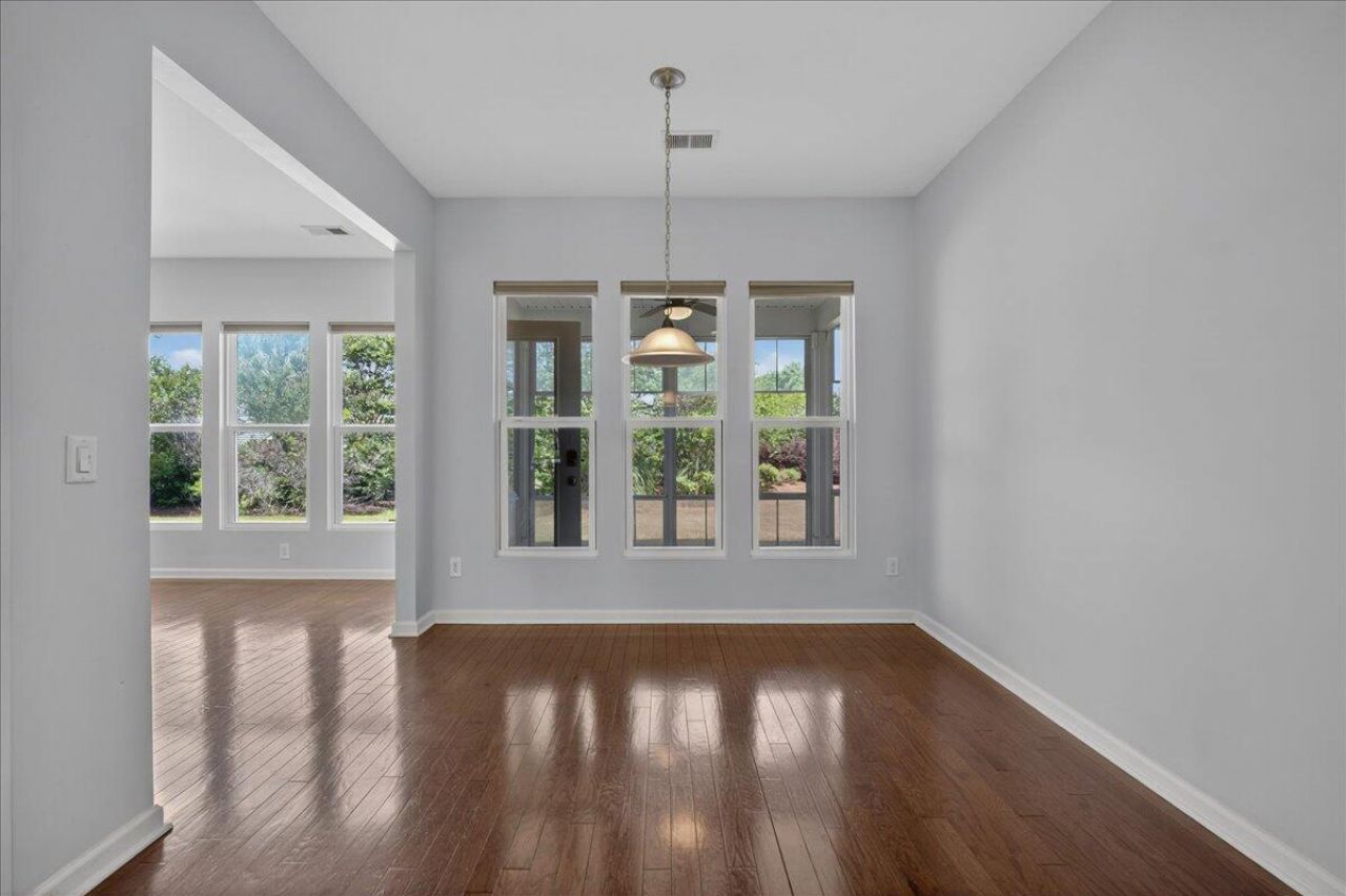 369 Waterlily Way Photo 14