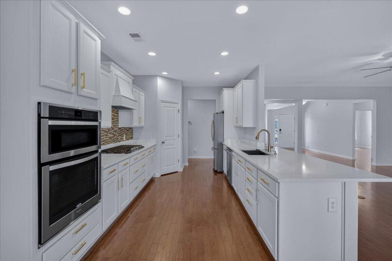 369 Waterlily Way Photo 16