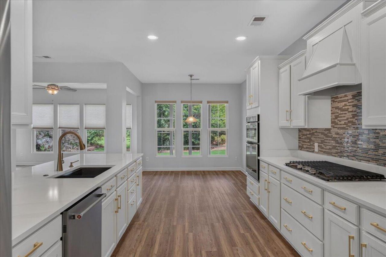 369 Waterlily Way Photo 19