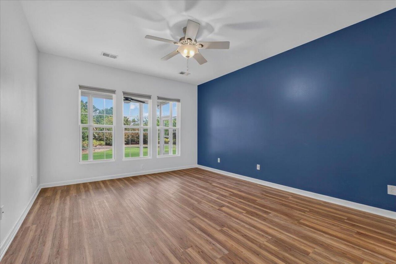 369 Waterlily Way Photo 22