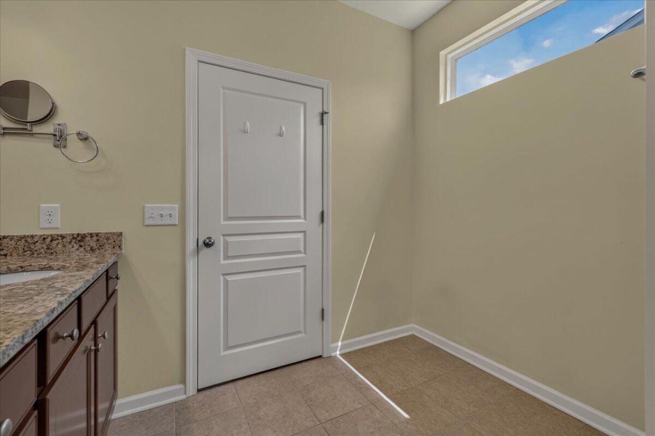 369 Waterlily Way Photo 25