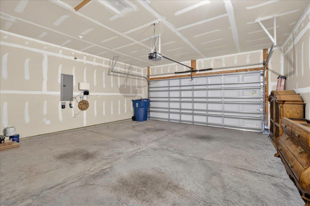 369 Waterlily Way Photo 28