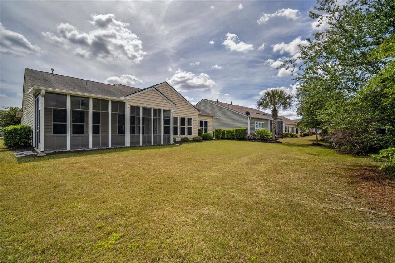 369 Waterlily Way Photo 40