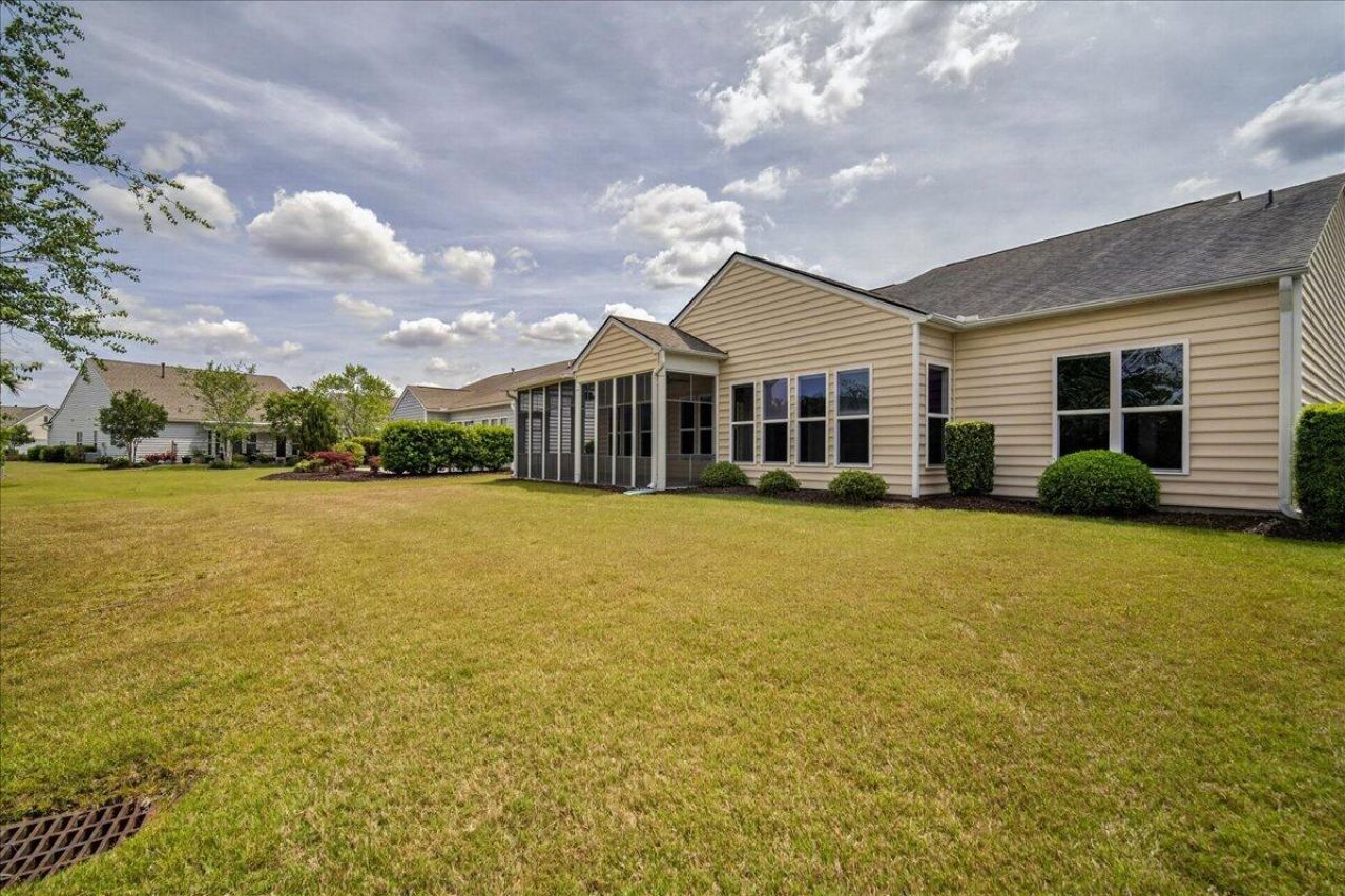 369 Waterlily Way Photo 42