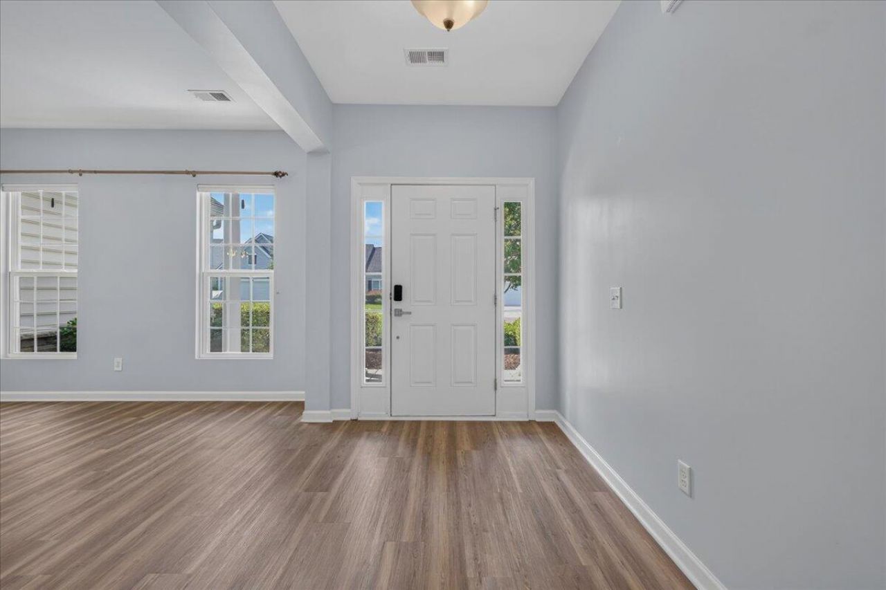 369 Waterlily Way Photo 6