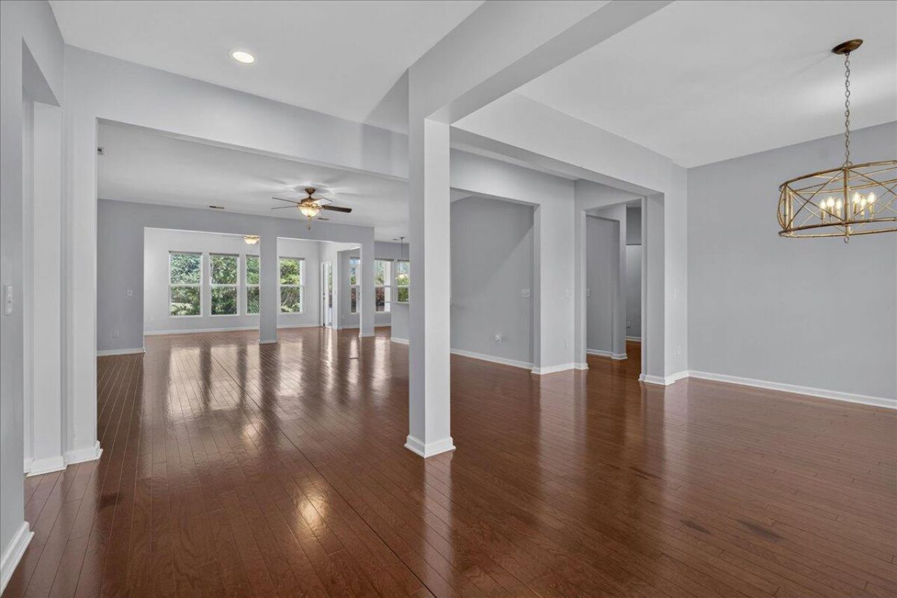 369 Waterlily Way Photo 7