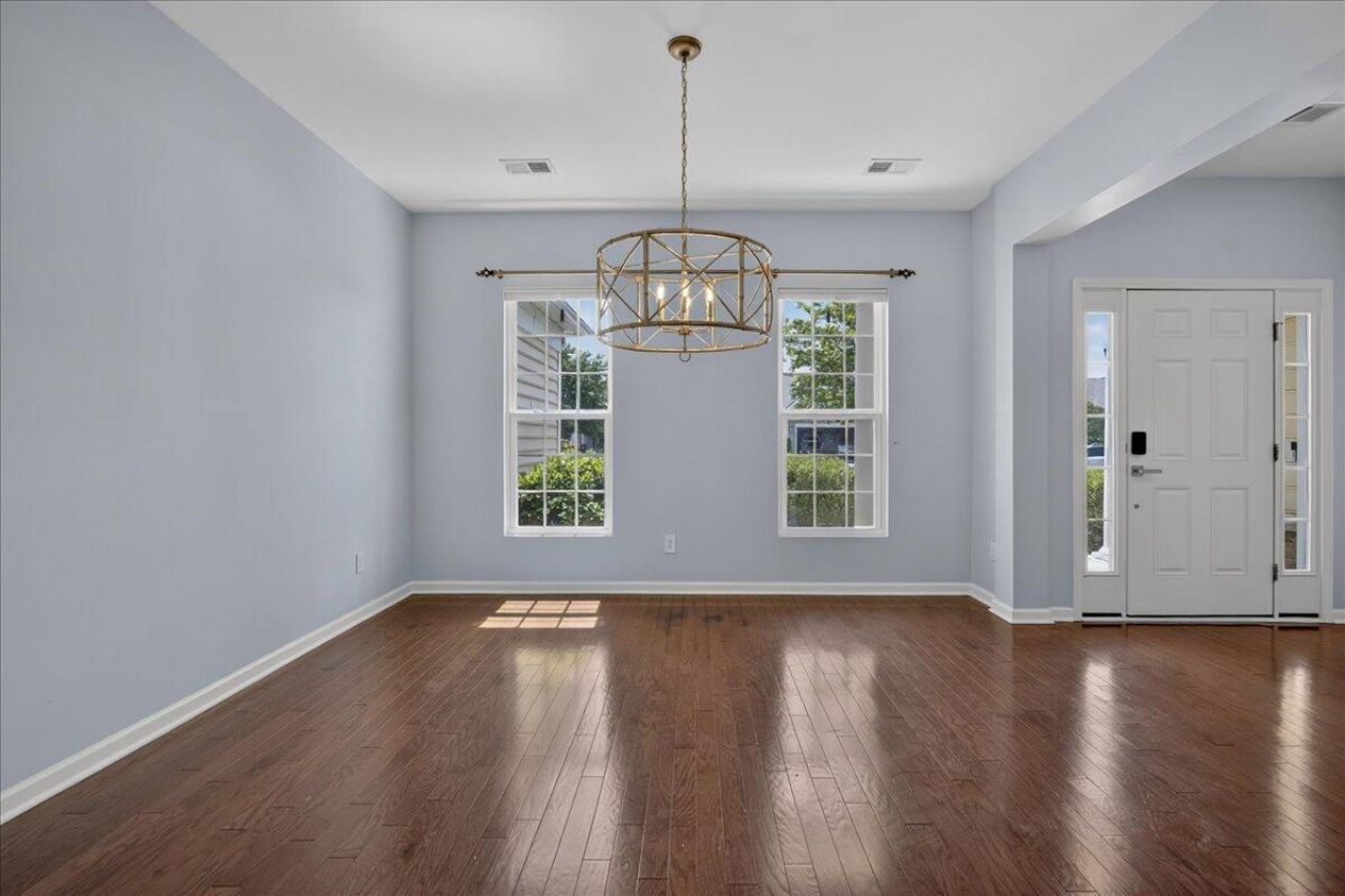 369 Waterlily Way Photo 8