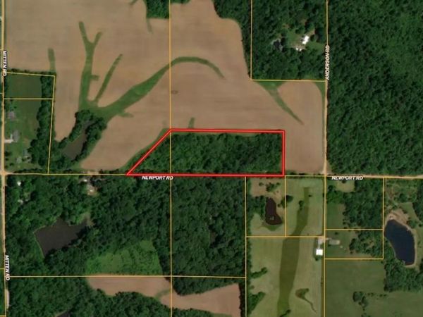 9561 Newport Road, Bowling Green, IN 47833