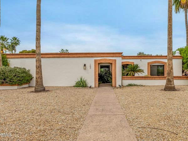 102 W ECHO Lane, Phoenix, AZ 85021