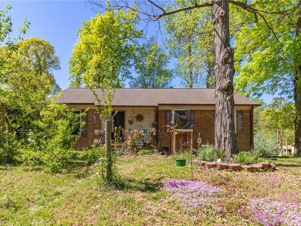 4100 Olympia Drive , Greensboro, NC 27406