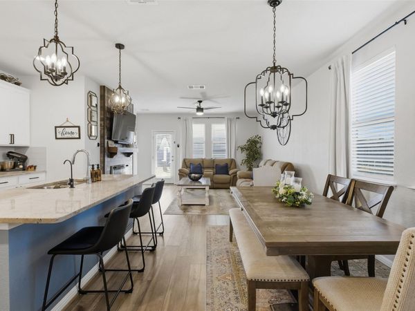 431 Dipprey LN , Georgetown, TX 78628