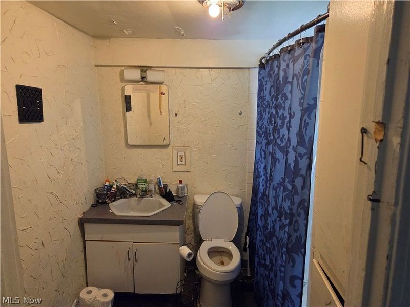 491 5th Street , Struthers, OH 44471 Photo 8