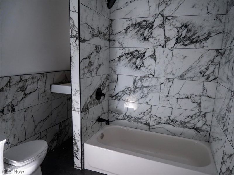 12010 Castlewood Avenue , Cleveland, OH 44108 Photo 22