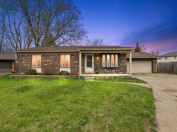 15621 Cox Street, Clinton Twp, MI 48038