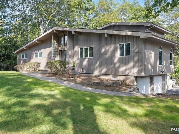 727 Rolling Hill Drive, RIVER VALE, NJ 07675