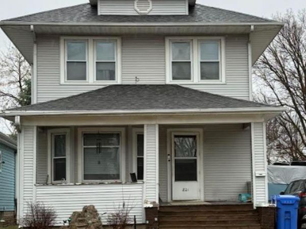 821 S 1st Ave, Sioux Falls, SD 57104