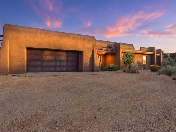 1 Petroglyph Trail , Placitas, NM 87043