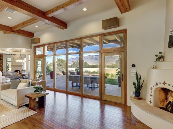 40 Hop Tree Trail, Corrales, NM 87048